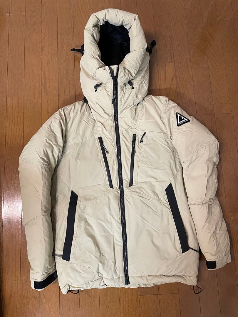 ロジャーエーガー ダウンジャケット - メルカリ