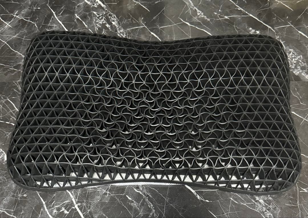 【枕カバー2枚付き】ヒツジのいらない枕 新・ハイブリッド3層構造 Amazon｜ヒツジのいらない枕 さらさら枕カバー グレー 新ハイブリッド3