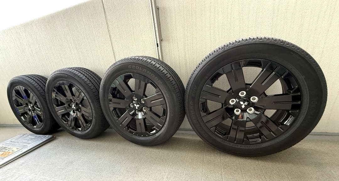 三菱デリカd5純正ホイール 新車外し タイヤ 4本セット 新車外し 三菱