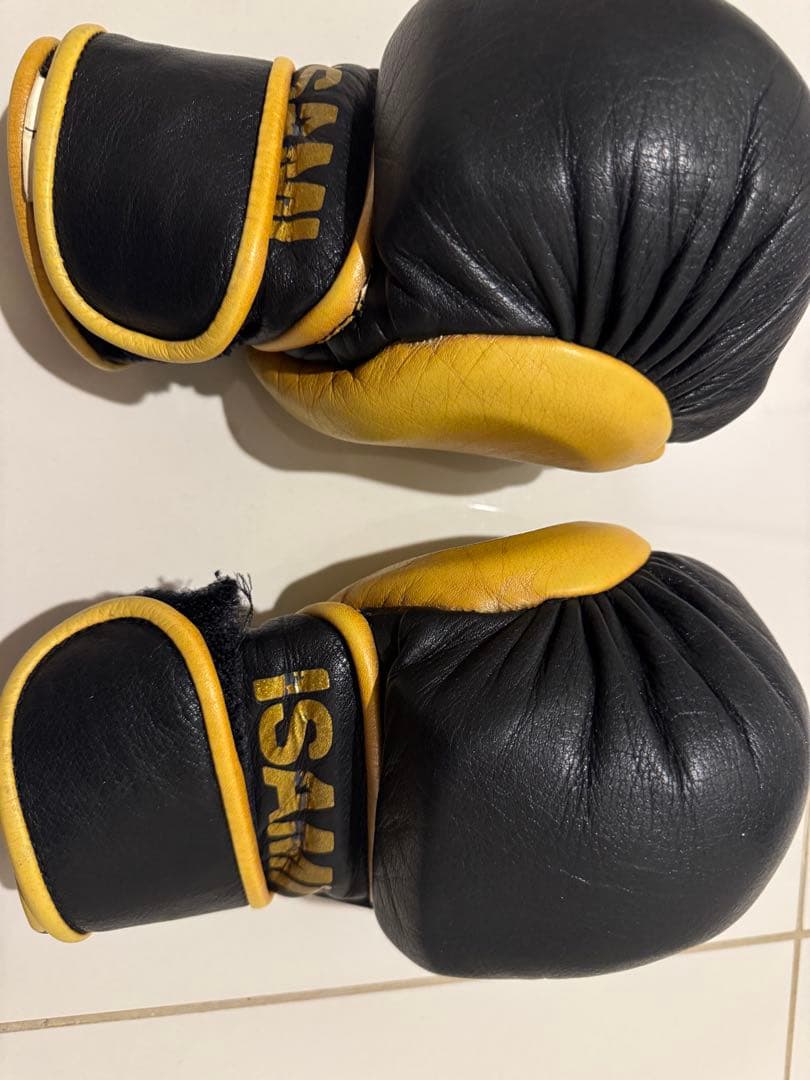 ISAMI パウンドグローブ 黒/黄(金) 楽天市場】【ISAMI】パウンドグローブ（1組）（黒・青・赤） : 東山堂