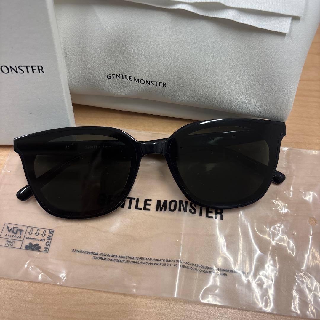 GENTLE MONSTER ブラックサングラス - メルカリ