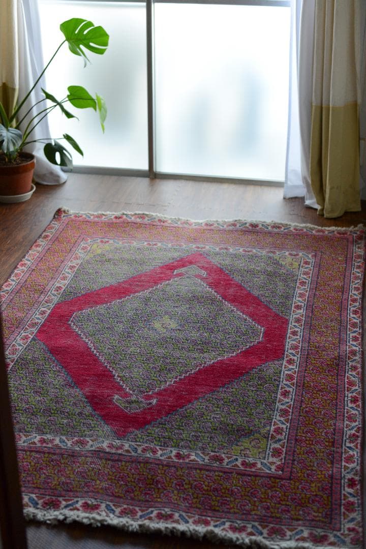 【希少・送料込み】ビンテージラグ　絨毯　ギャッベ　キリム 100cmX160cmサイズ キリム風 プリントラグ 民族 幾何学 ギャッベ 色彩