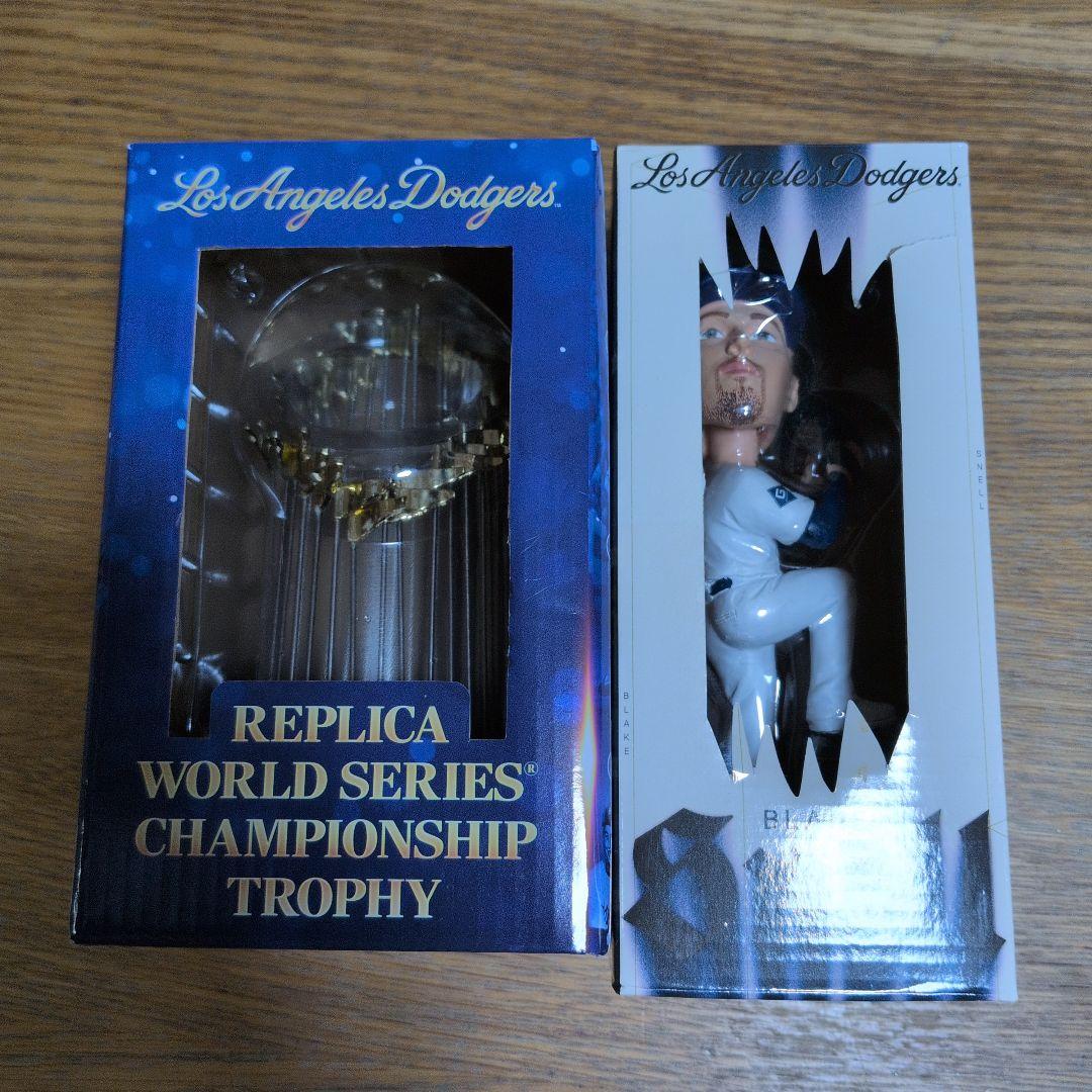 2024 ロサンゼルス・ドジャース トロフィー&スネルフィギュア - メルカリ