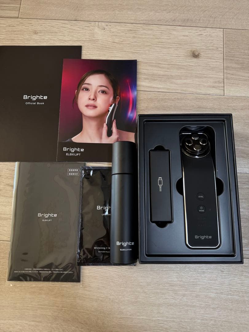 Brighte 美顔器 Amazon.co.jp: Brighte(ブライト) ELEKI LIFT (美顔器/EMS/フェイス
