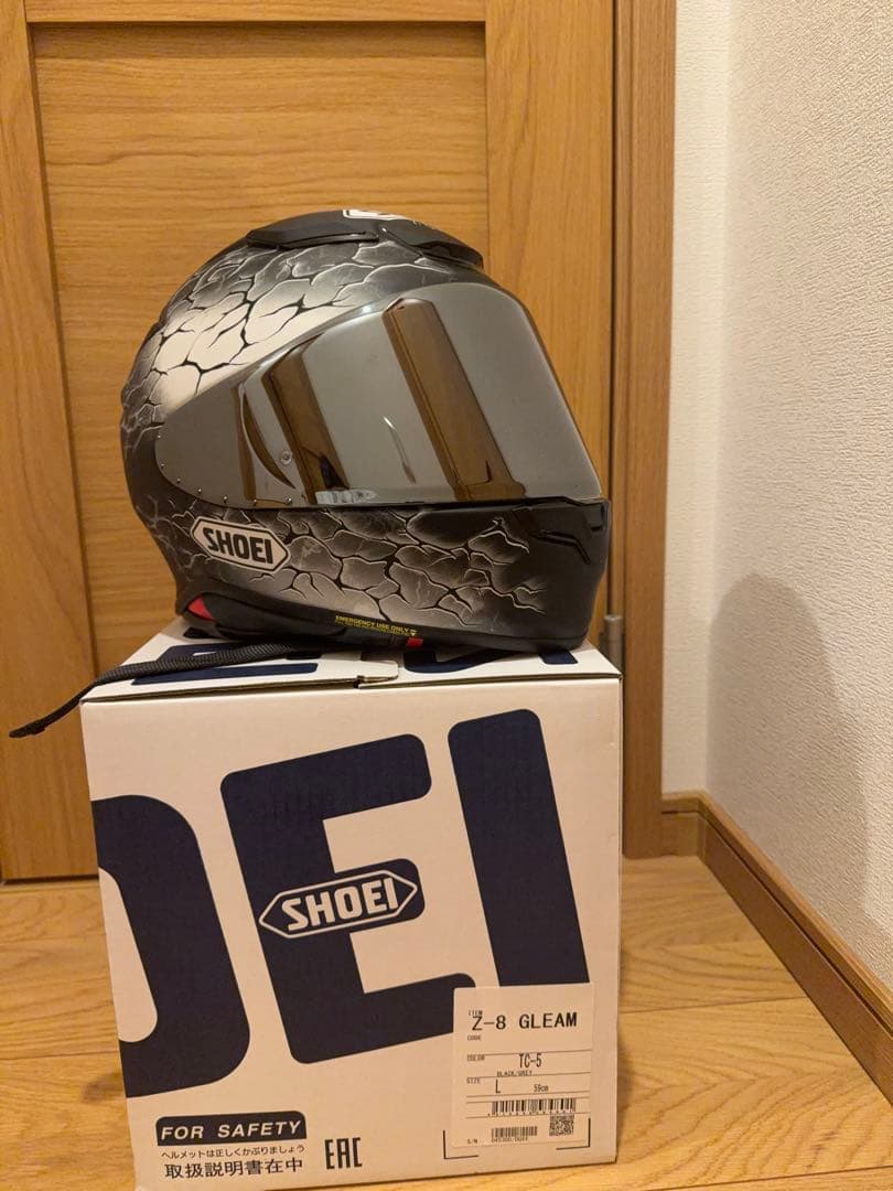 SHOEI Z-8 GLEAM フルフェイスヘルメット　希少　極美品 髑髏が目印のSHOEI「Z-8 GLEAM」登場！ 軽量フルフェイスのニュー