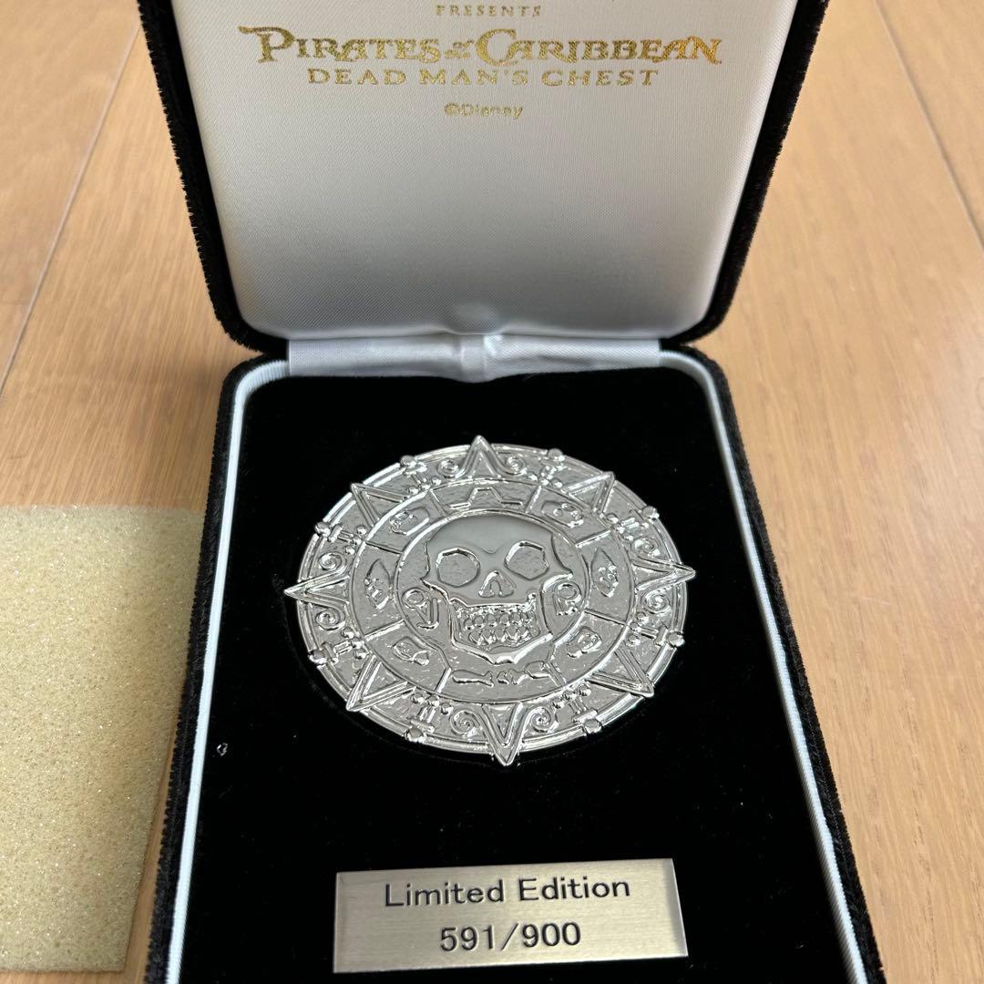 純銀　パイレーツ・オブ・カリビアン 限定メダル 591/900 パイレーツオブカリビアン 純銀メダル 900個限定品 - メルカリ