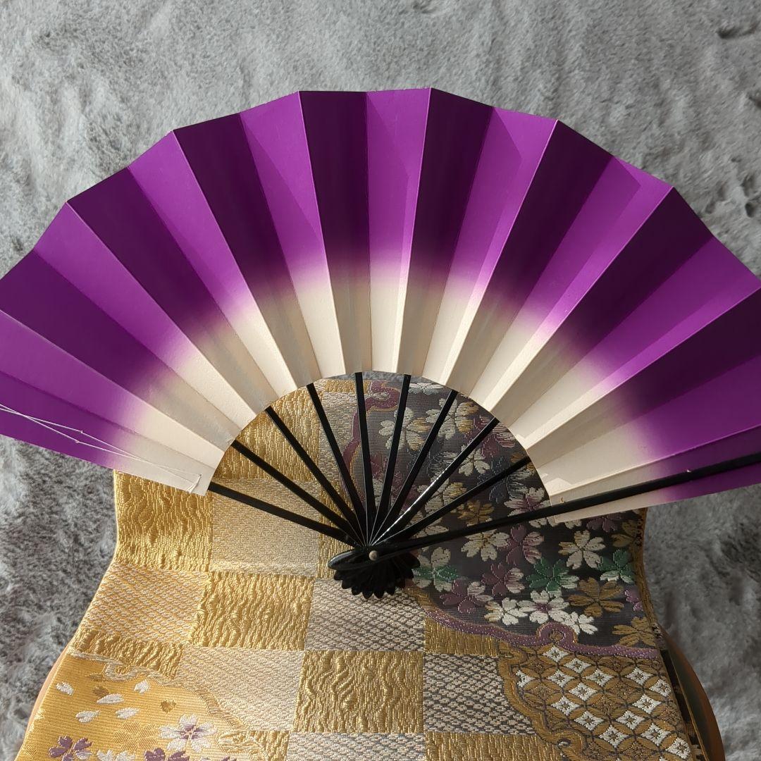 伝統的な舞扇子 紫から白のグラデーション - メルカリ