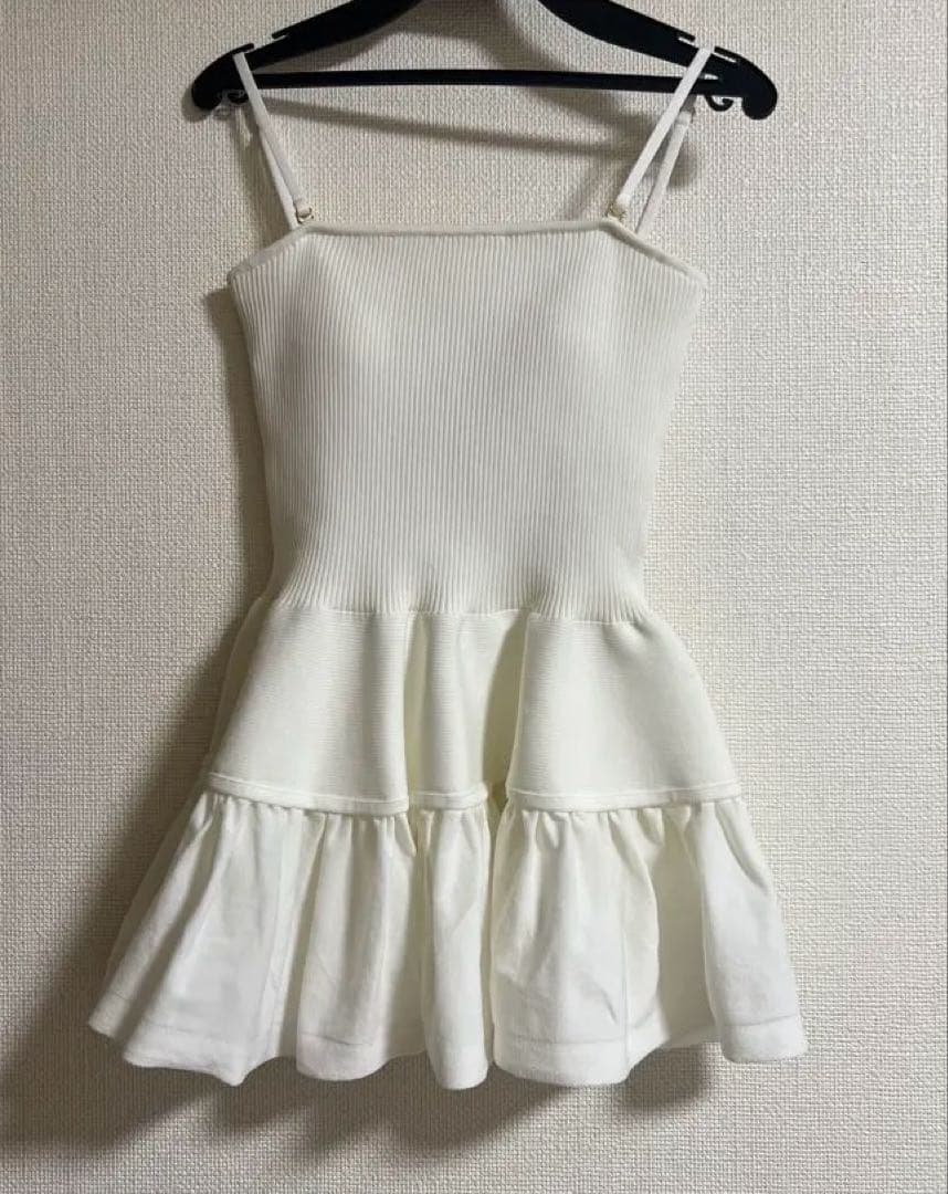 ティアードペプラムベアトップス　snidel スナイデル SNIDEL（スナイデル）の「ティアードペプラムベアトップス（チューブ