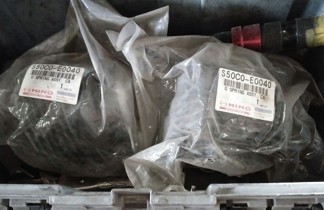 日野スーパードルフィンプロフィア用フロントキャブサス２個セット 日野スーパードルフィンプロフィア用フロントキャブサス2個セット