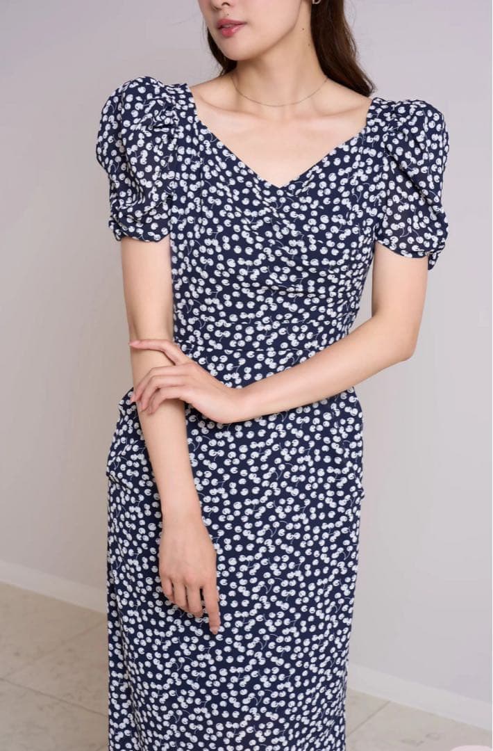 週末限定値下げ　herlipto Cherry Pattern Cache-Co Cherry Pattern Items