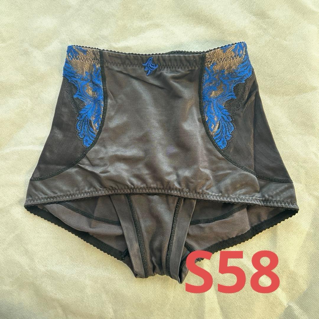 マルコ補正下着 カーヴィシャスショートガードル S58 - メルカリ