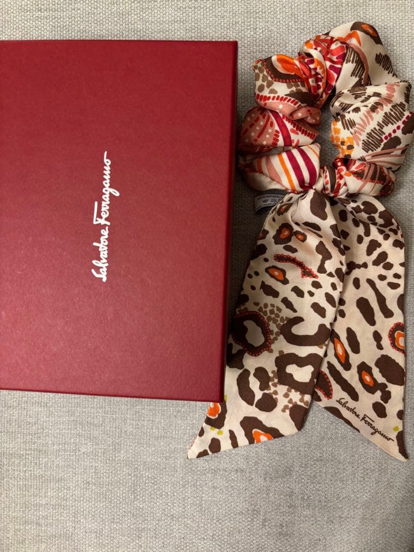 Ferragamo フェラガモ　ヘアアクセサリー　シュシュ新品未使用品 楽天市場】フェラガモ シュシュ アクセサリー ヘアアクセサリー