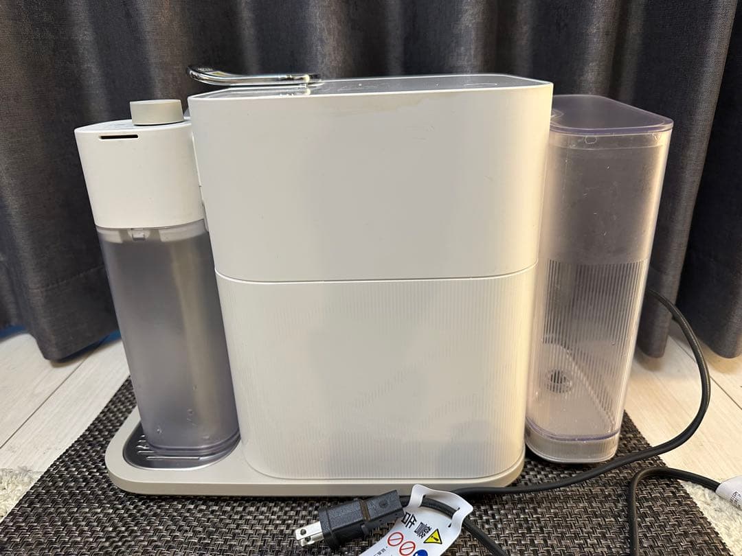 ネスプレッソ グランラティシマ コーヒーメーカー ホワイト コーヒー