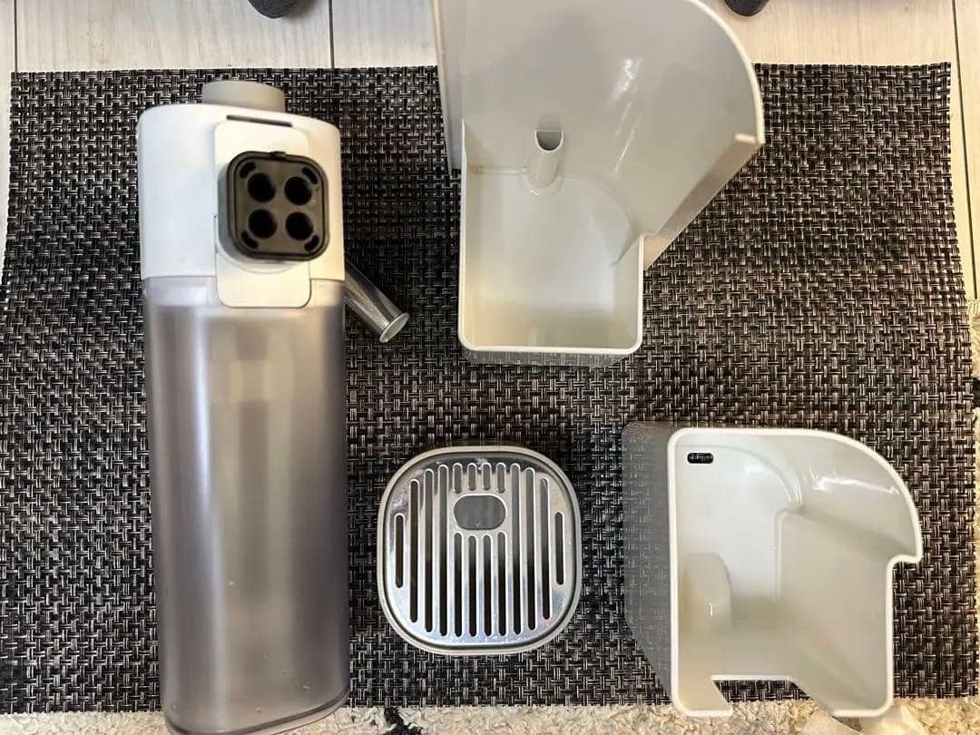 ネスプレッソ グランラティシマ コーヒーメーカー ホワイト コーヒー