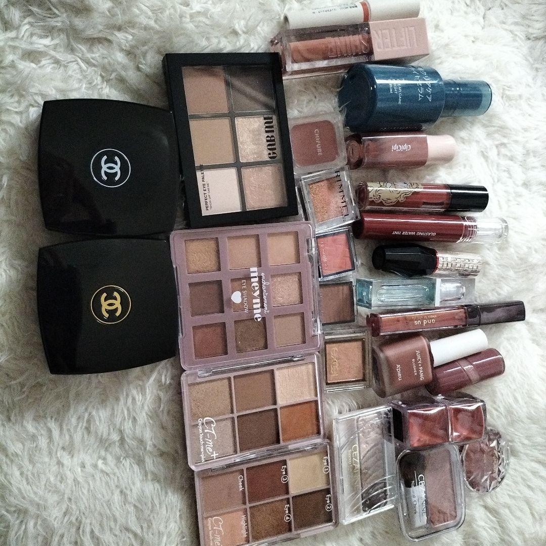 CHANEL アイシャドウ まとめ売り CHANEL（シャネル） レ キャトル オンブル アイシャドウ 4色 コスメ