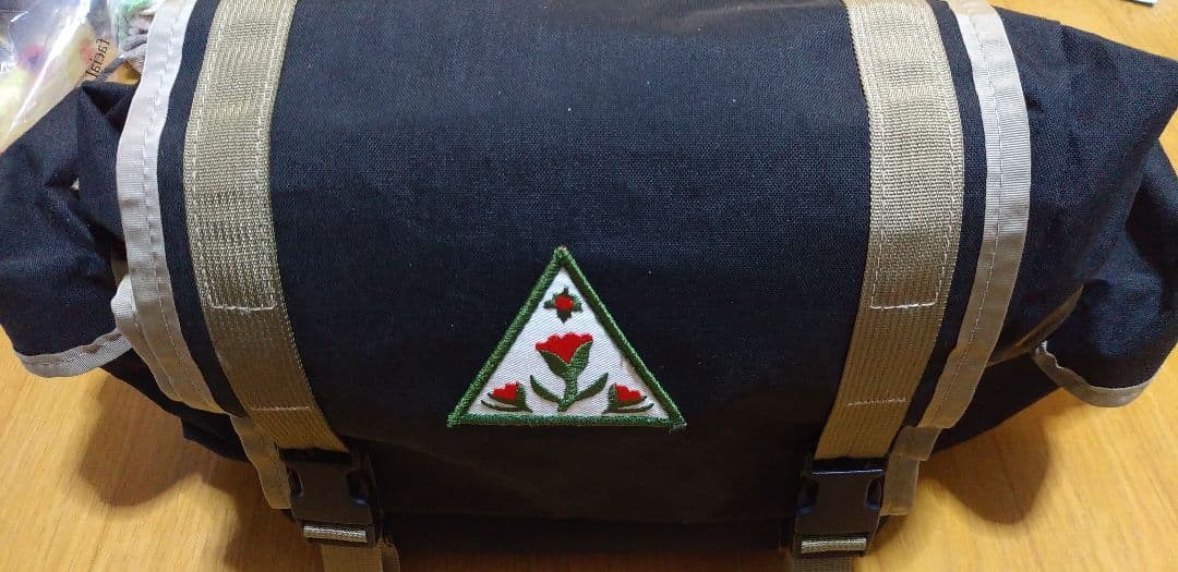 ウルトラロマンス　バッグ　ULTRA ROMANCE ULTRA ROMANCE × SWIFT INDUSTRIES ”FABIO'S FANNY” - BLUE LUG BLOG