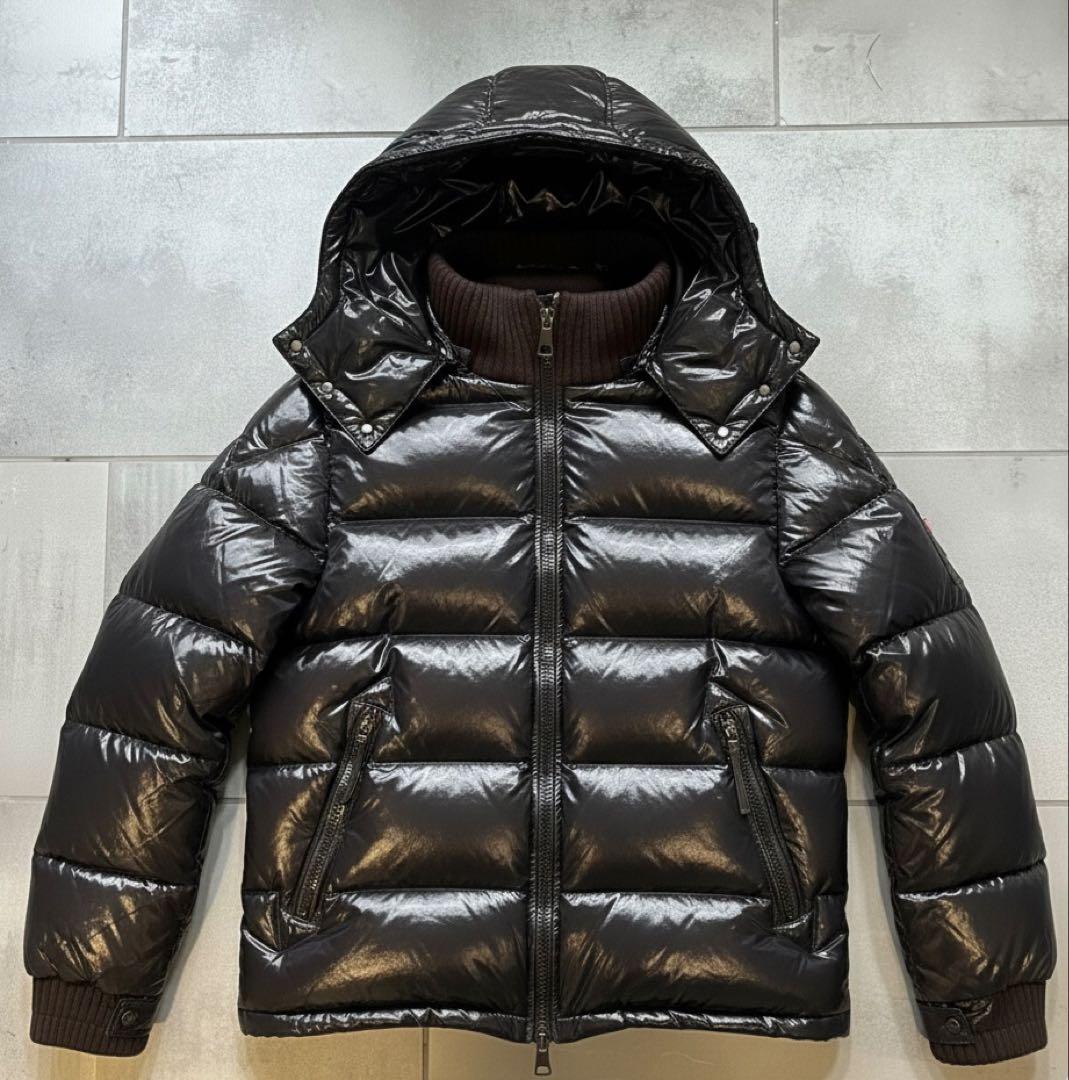 美品DUVETICA（デュベティカ）POLLUCE ブラックダウンジャケット50 DUVETICA(デュベティカ) polluce カモフラ ウール フーデット ダウン