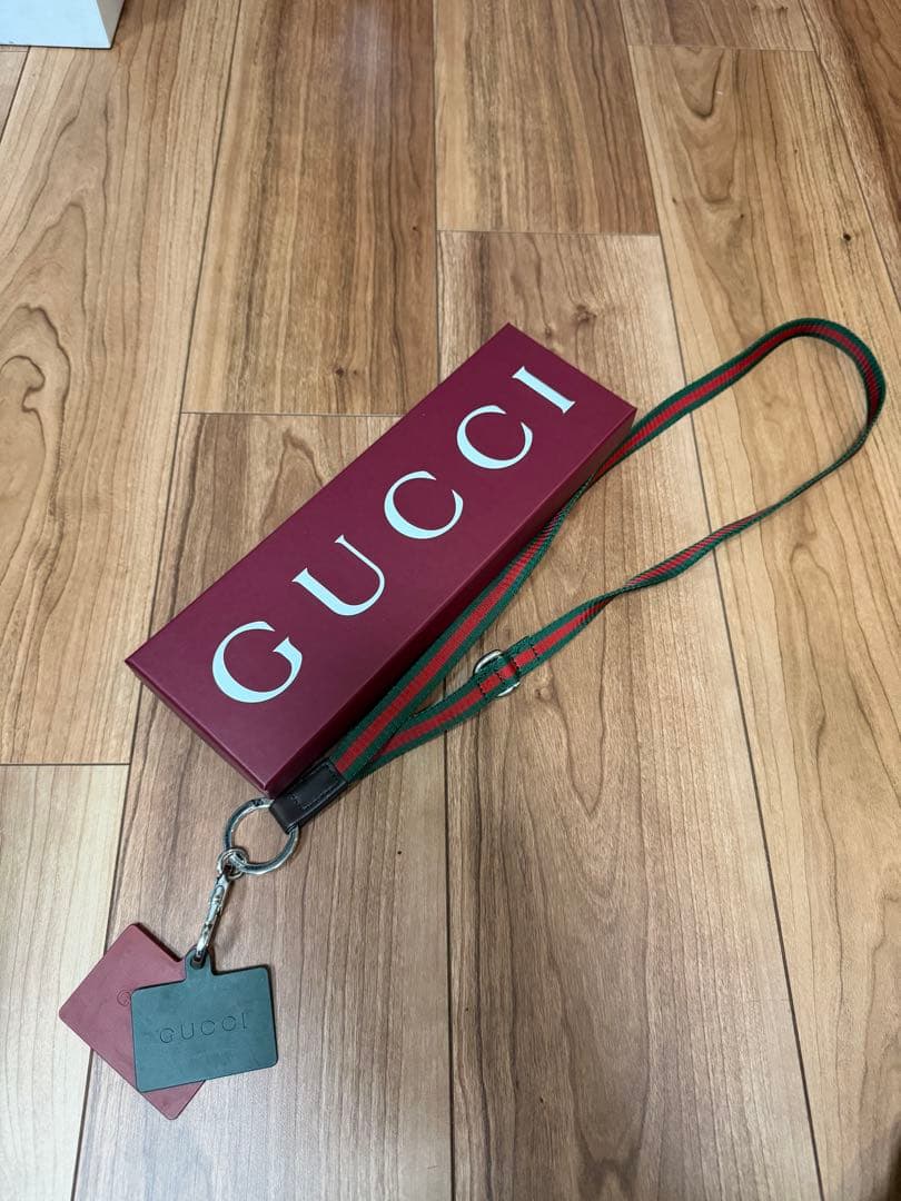 【本日のみ】GUCCI スマートフォン用　ネックストラップ グッチ スマートフォン用ネックストラップ メンズ GUCCI 中古