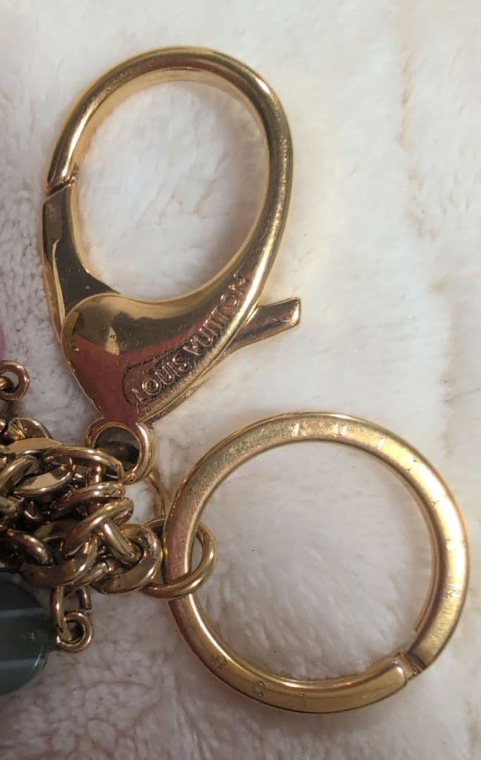 LOUIS VUITTONルイヴィトン ポルトクレ・ポップフラワーバッグチャーム