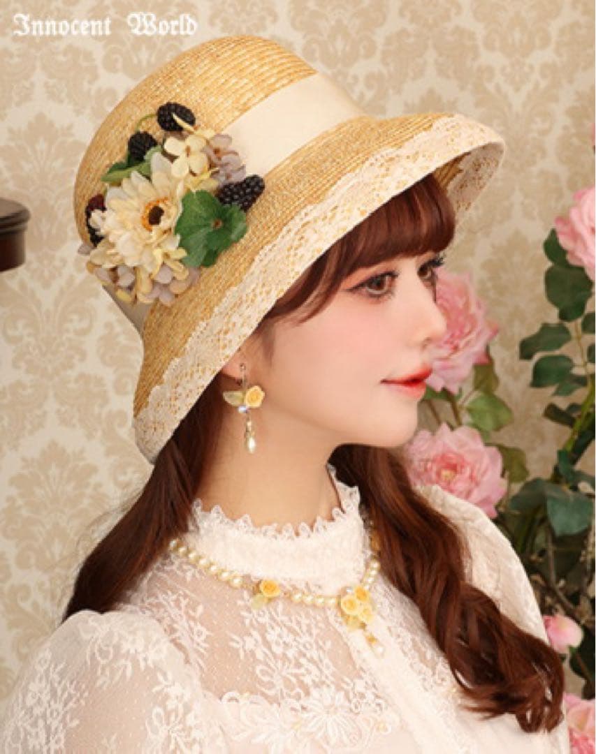 イノセントワールド　コサージュ付カサブランカハット　生成 Casablanca カサブランカ つば広 麦わら帽子 ストローハット 帽子