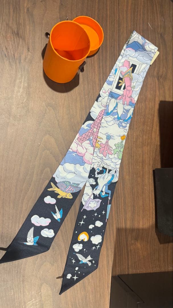 エルメス ツイリー Sur Mon Nuage 私の雲 スカーフ シルク 楽天市場】エルメス シルク SUR MON NUAGE 私の雲 ブルーノワール