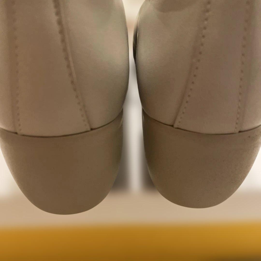 未使用ヒルズアベニュー　ウェーブソールレザーパンプス　ベージュ　23.5cm