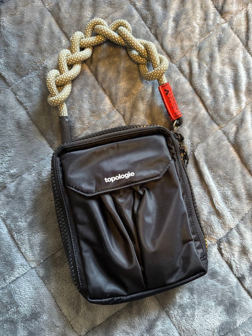 美品 topologie Utility Sacocheユーティリティサコッシュ Topologie（トポロジー） ショルダーバッグ バッグ Utility Sacoche