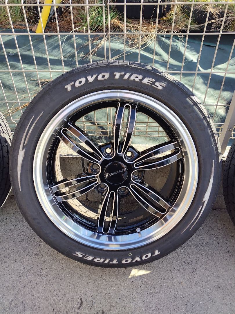 《直接引取限定》バッドラッカーIV 18㌅ タイヤセット