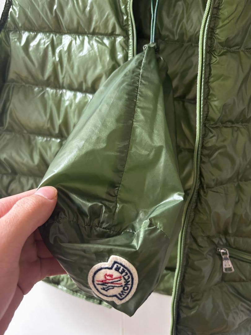 レアカラー モンクレール ダウンベスト gui MONCLER グリーン - メルカリ