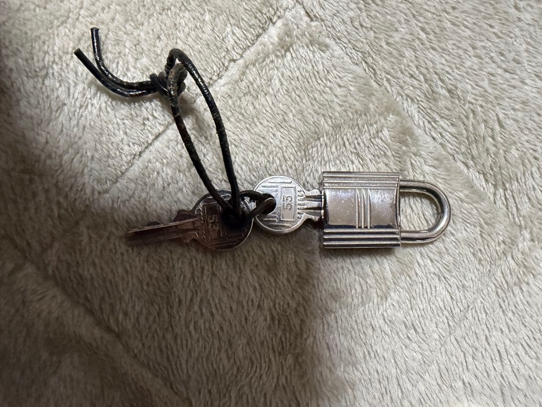 正規品　HERMES エルメス　カデナ　キー　鍵　パドロック 楽天市場】HERMES エルメス カデナ パドロック No.111 南京錠 鍵 カギ