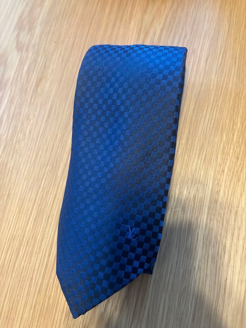 louis Vuitton ルイヴィトン　ネクタイ 国内即発】ルイヴィトン ネクタイ・LV スタンドアウト 8CM (Louis