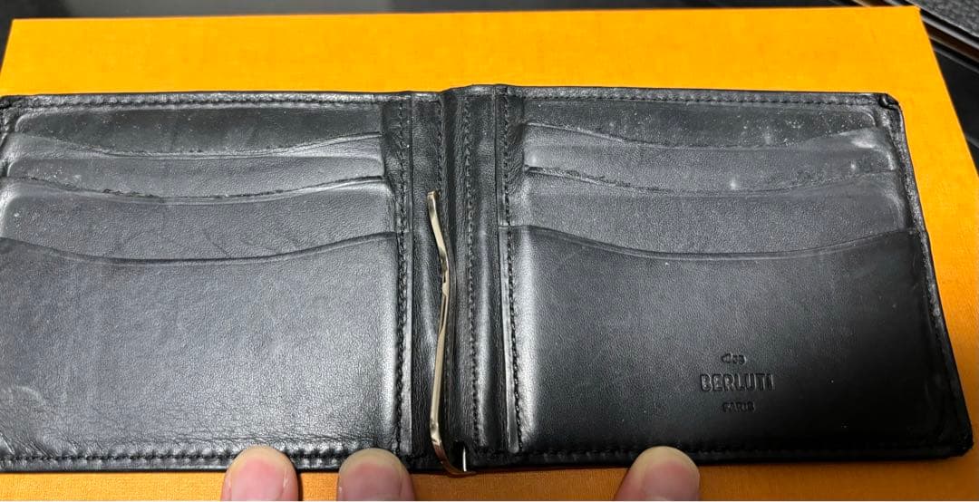 Berluti マネークリップ フィギュア フラップ コンパクトウォレット