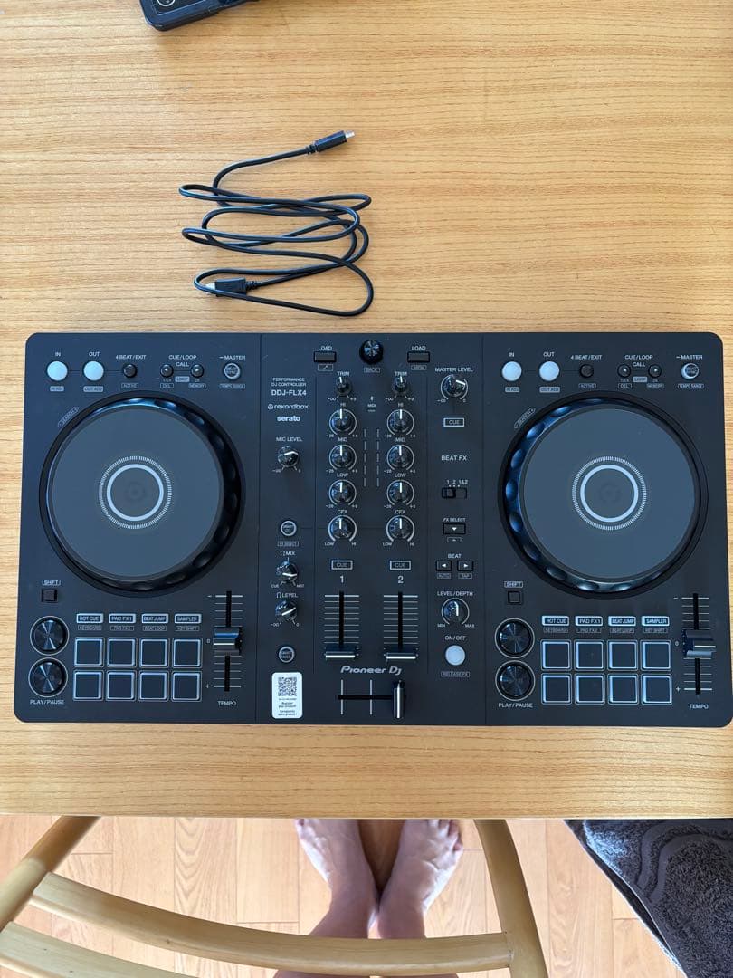 Pioneer DJ DDJ-FLX4 コントローラー　動作確認済み DDJ-FLX4-W - マルチアプリ対応2ch DJコントローラー (White)
