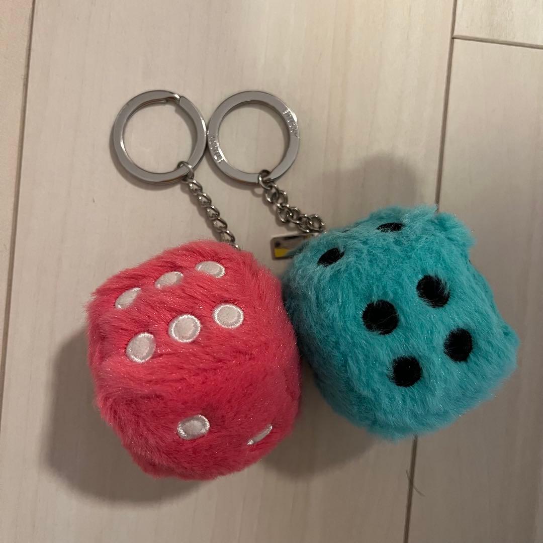 小物 stussy fuzzy dice keychain 210.jpg