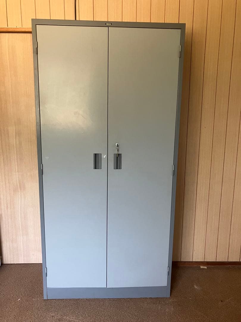 鍵付きグレーキャビネット クロップドミラーキャビ グレー W1180 | KB-AC025-16-G173 | ミラー