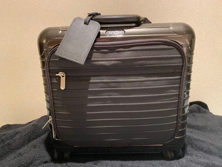 RIMOWA リモワサルサ デラックス4輪 3-5泊] リモワ サルサデラックス 58L ブラック 4輪 RIMOWA SALSA