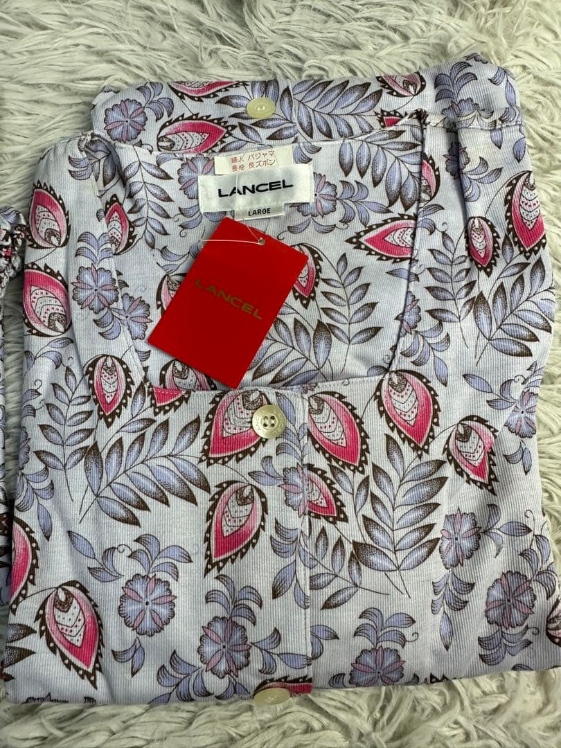 ちえみん様用2点新品 LANCEL 花柄 長袖パジャマ と未使用品 シンクビー ニットガーゼ 花柄 レディース パジャマ 長袖 前開き 襟なし 綿100