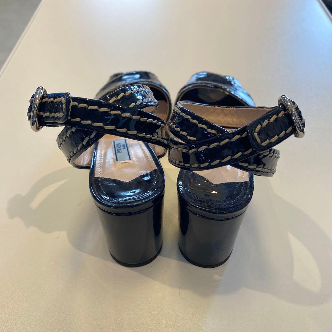 美品』PRADAレディースネイビー￼エナメルサンダル23.5 チャンキー