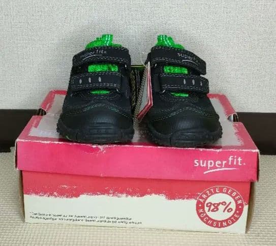 スーパーフィット【新品】ゴアテックス　ミッテル(幅普通)12.7〜13.2cm