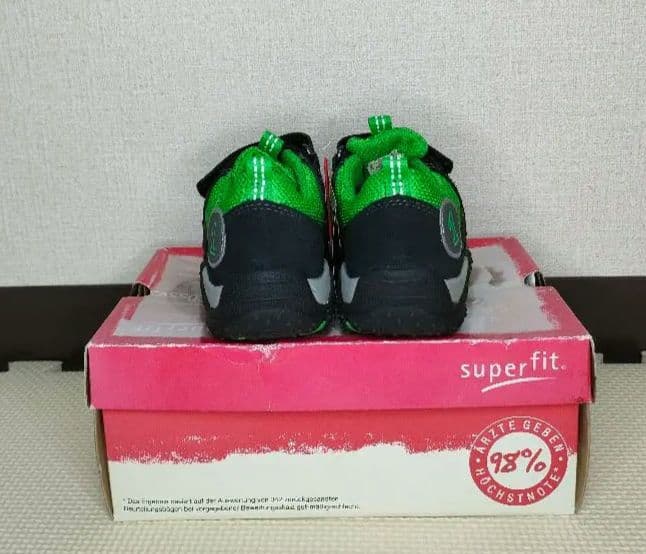 スーパーフィット【新品】ゴアテックス　ミッテル(幅普通)12.7〜13.2cm