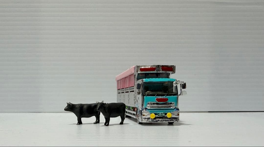 牛2頭付き UDトラックスクオン 家畜運搬トラック べこ車 トラック