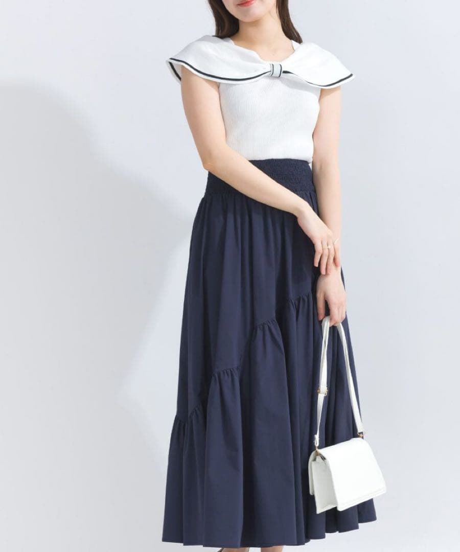 フラワーリリーフマテリアルボリュームスリーブIラインワンピース