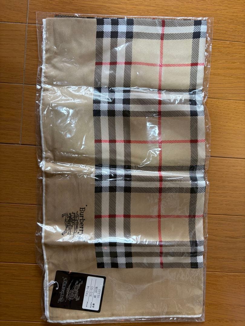 Burberrys シルク100% スカーフ BURBERRY - 新品未使用 人気【Burberrys】バーバリーズ ☆大判 シルク