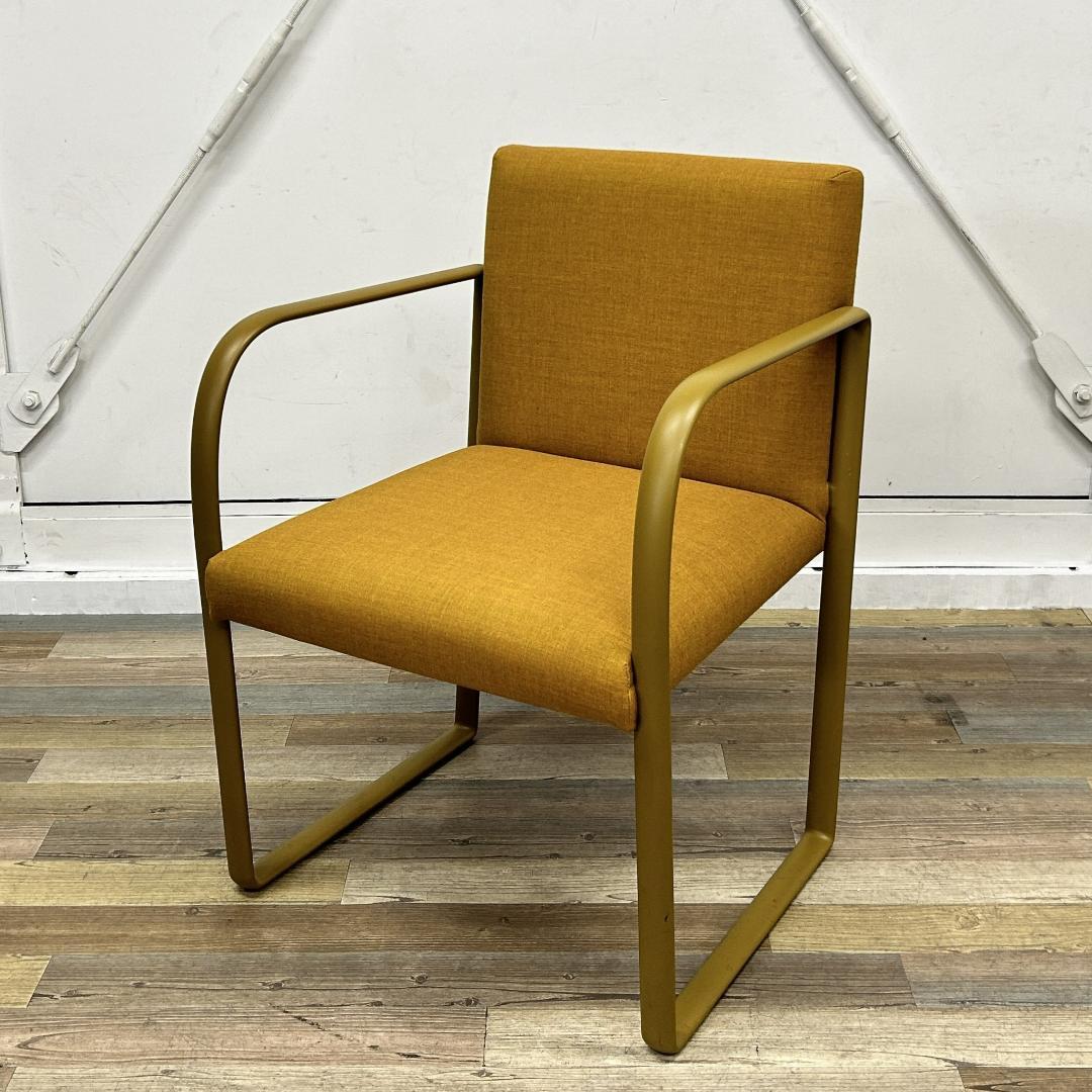 【在庫処分】arper　Arcos　アームチェア　Articolo6100 Arper Arcos: Armchairs and Sled Chairs | Arper JP