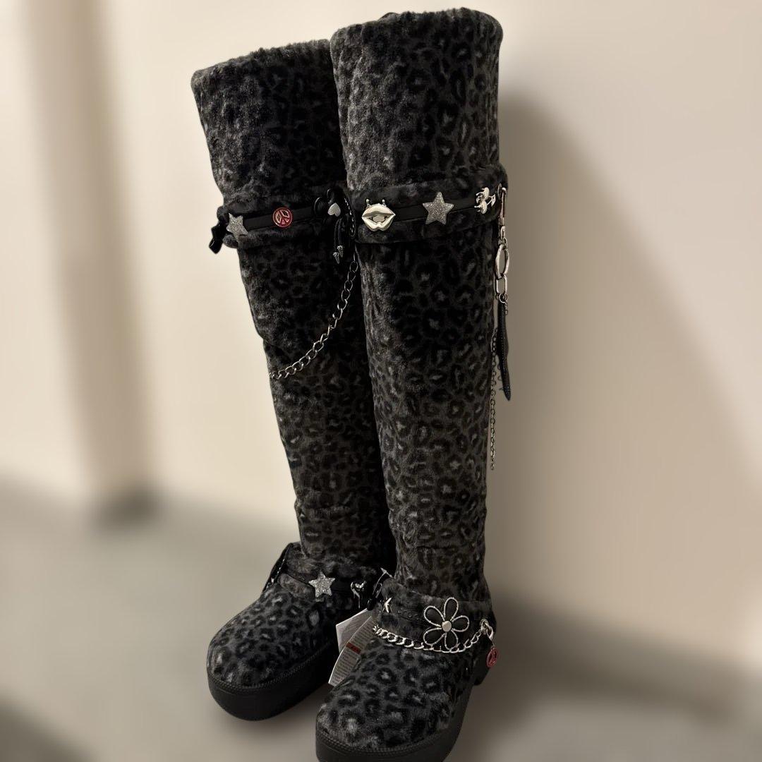 クロックス　クラシック アンファーゲッタブル レオパード ニー ハイ ブーツ クロックス クラシック アンファーゲッタブル レオパード ニー ハイ