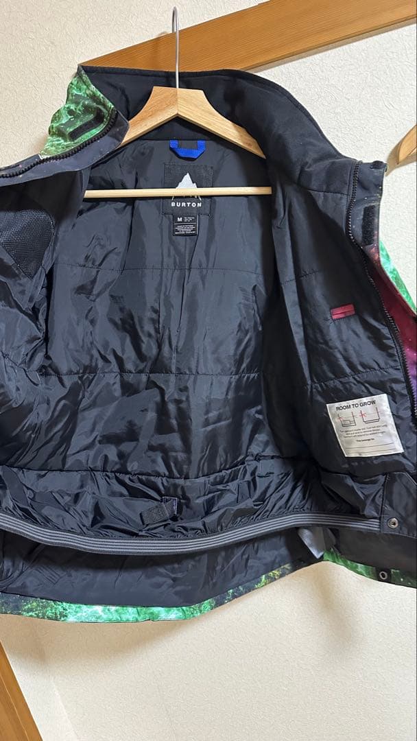 Burton 子ども用スノーボードウェア 上下セット 宇宙柄 M/140cm