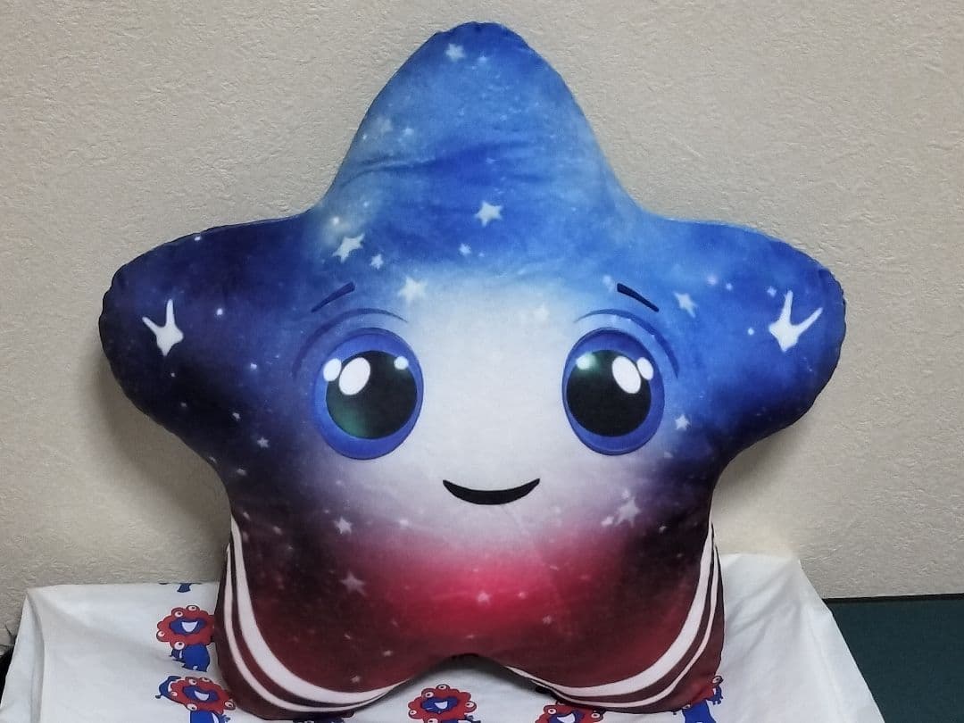 大阪関西万博 アメリカ館 スパーク ぬいぐるみ USA クッション - メルカリ