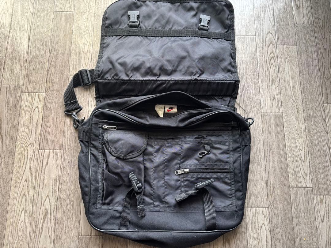 90s NIKE ショルダーバッグ メッセンジャーバッグ Y2K - メルカリ