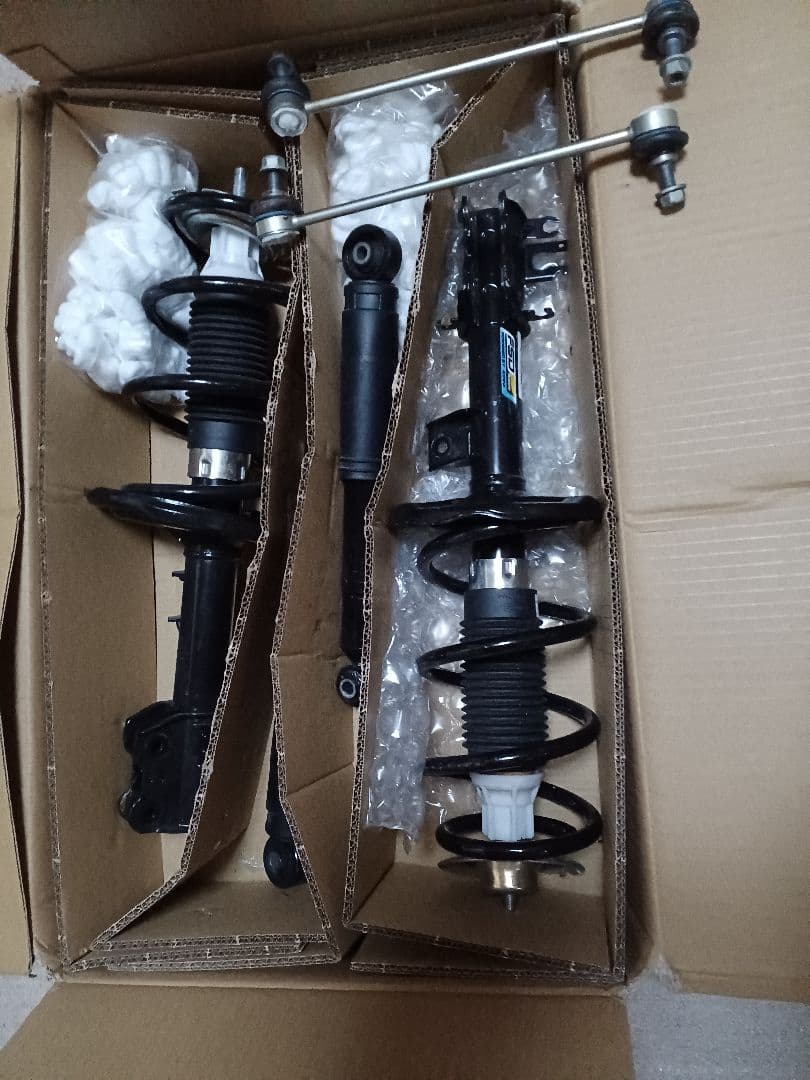 アバルト595 純正サスペンションキット スプリング付き パフォーマンスサスペンションKIT for 595 - la-buono