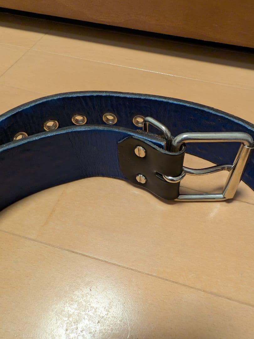 toccataトッカータ3連ピラミッドスタッズベルト 表黒裏青 - メルカリ